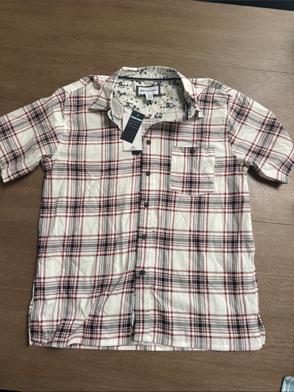Men's Short-Sleeve Plaid Button-Down Shirt - White and Red